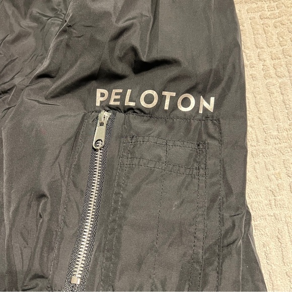Peloton Quilted Jacket Unisex Large - Picture 7 of 7